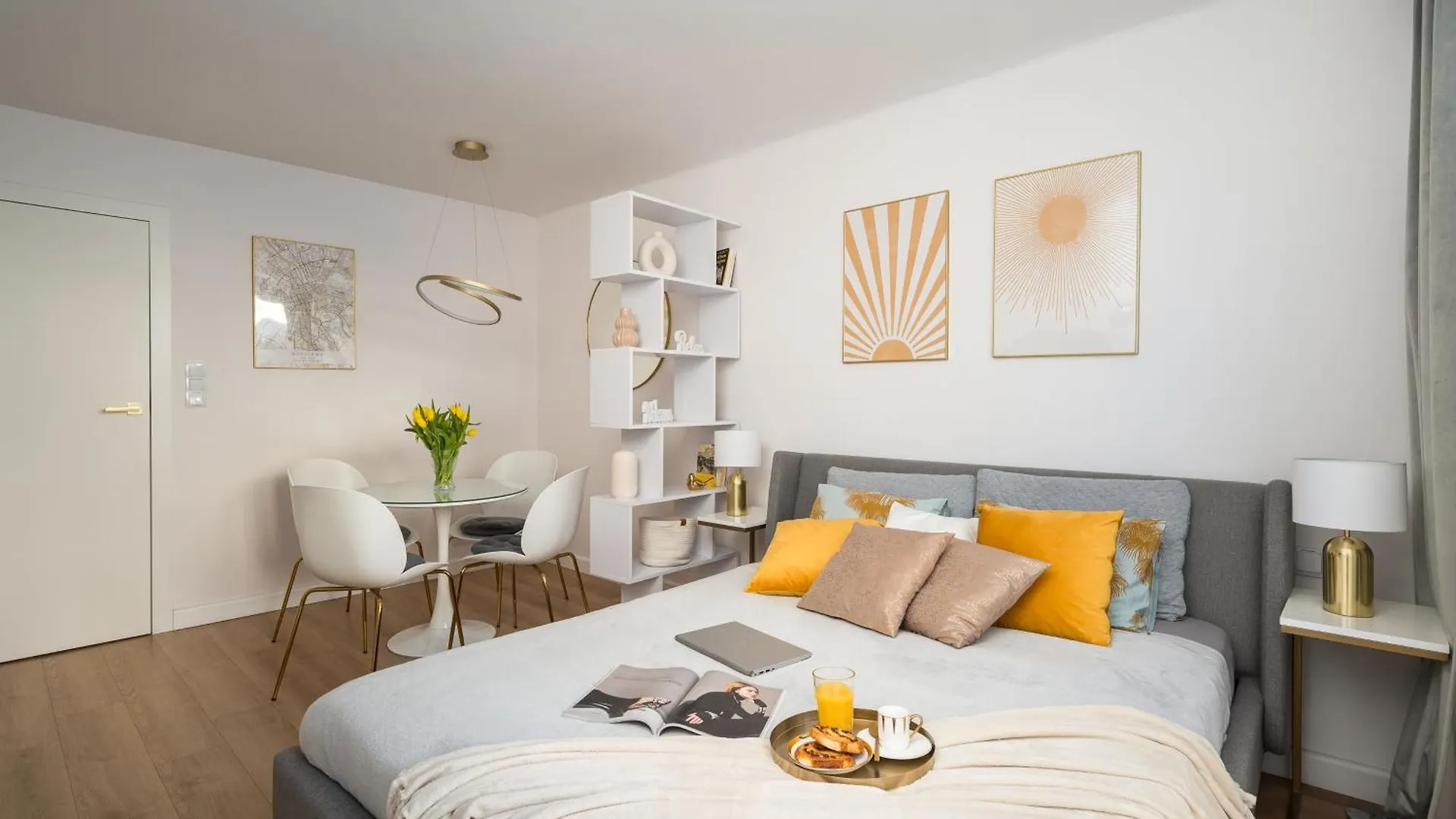 Gold Premium Central Suite 950 M To Central Station Parking Warsaw Poland
