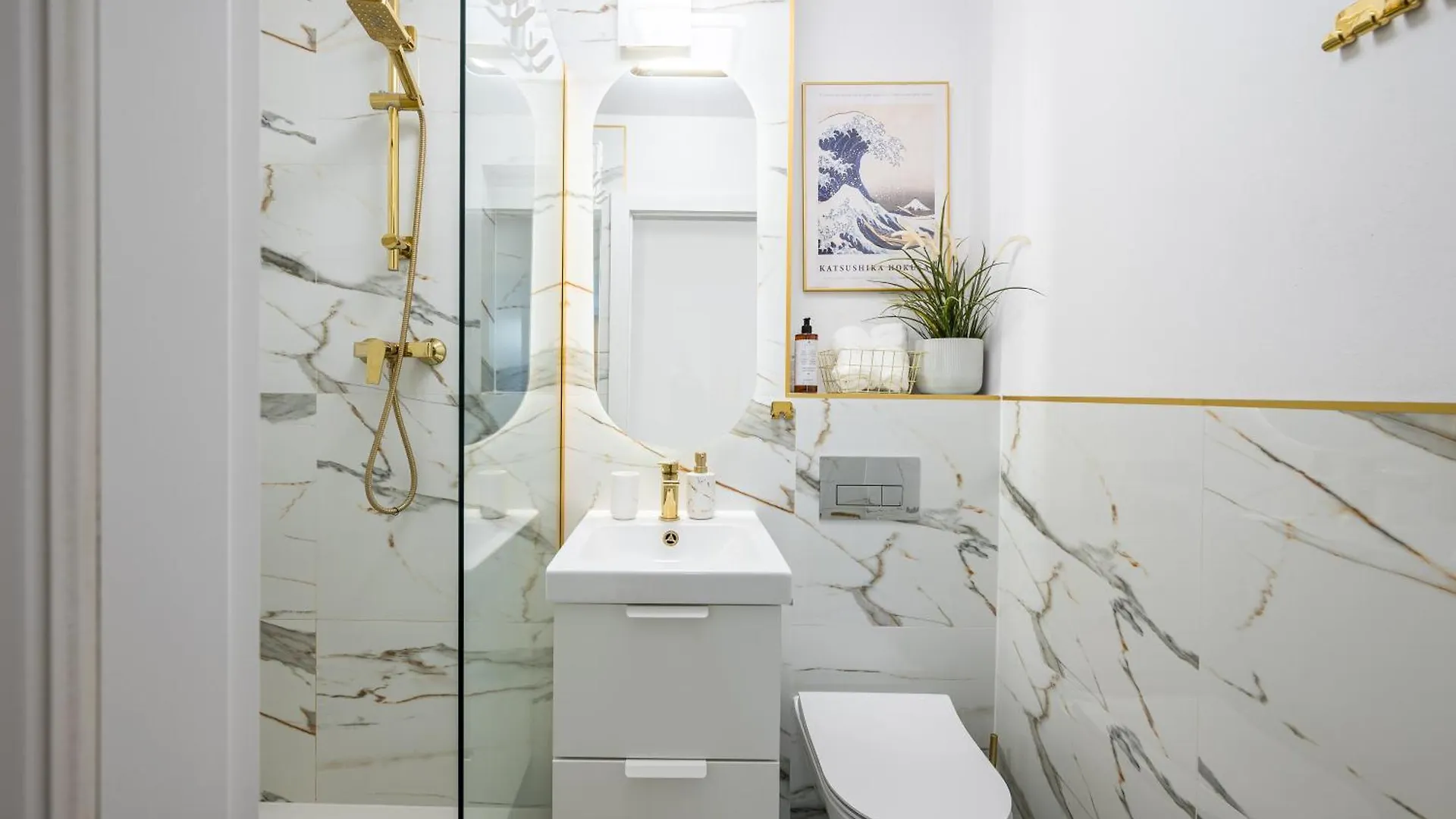 Gold Premium Central Suite 950 M To Central Station Parking Warsaw