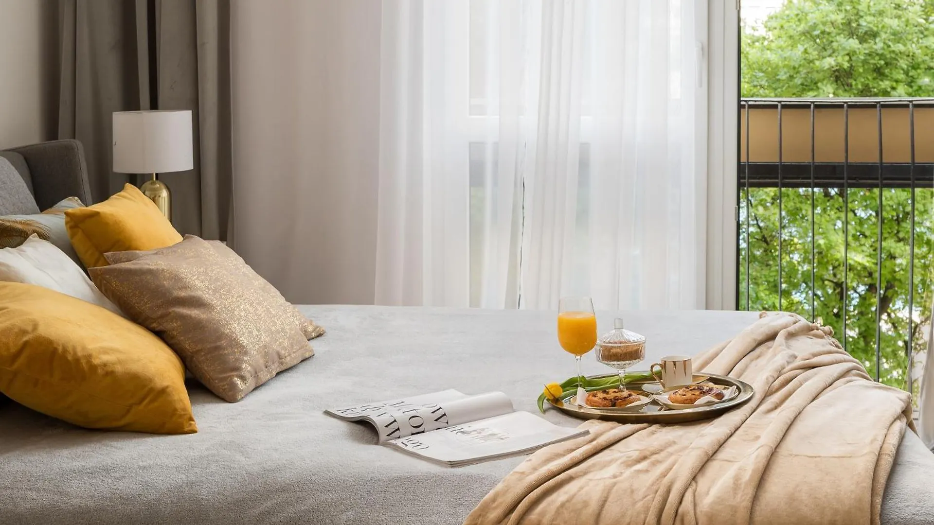 Apartment Gold Premium Central Suite 950 M To Central Station Parking Warsaw
